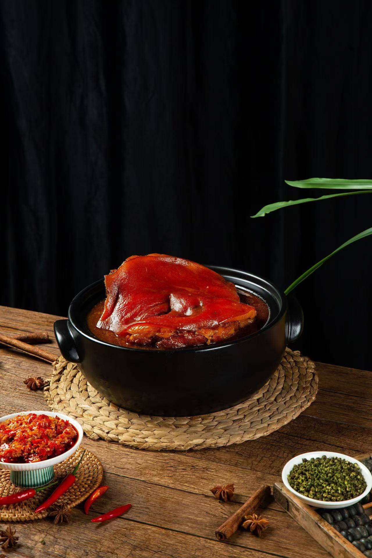 低門檻豬腳飯加盟，開啟餐飲財富新徵程