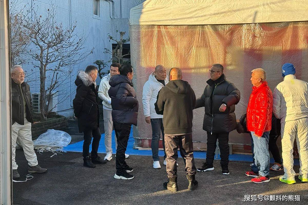 原創當黑社會遇上奢侈品：山口組元旦搗年糕，成了頂級奢侈品秀場