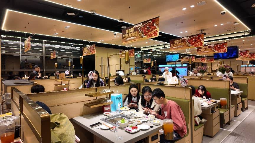 跨年掀起節日消費熱潮，火鍋、精釀熱度飆升