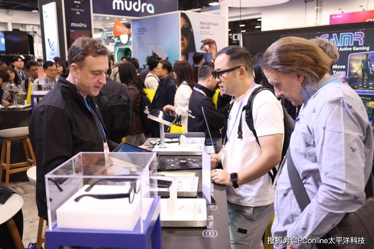 亮亮視野閃耀CES 2026，Leion Hey2 AR翻譯眼鏡引全球矚目