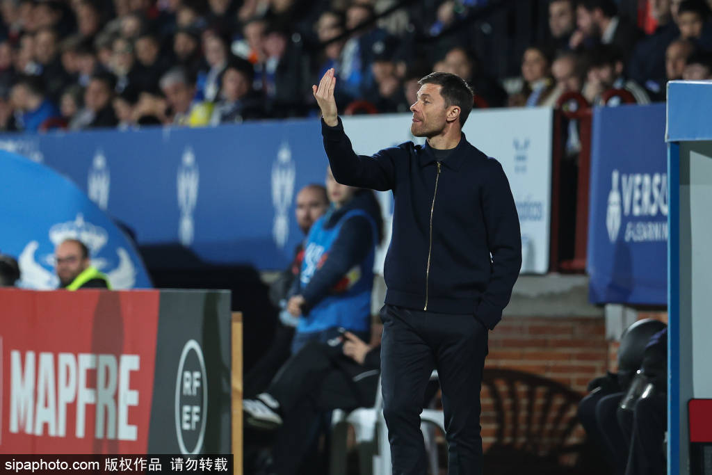 姆巴佩賽後不滿：為何他不讓隊友為巴薩鼓掌？