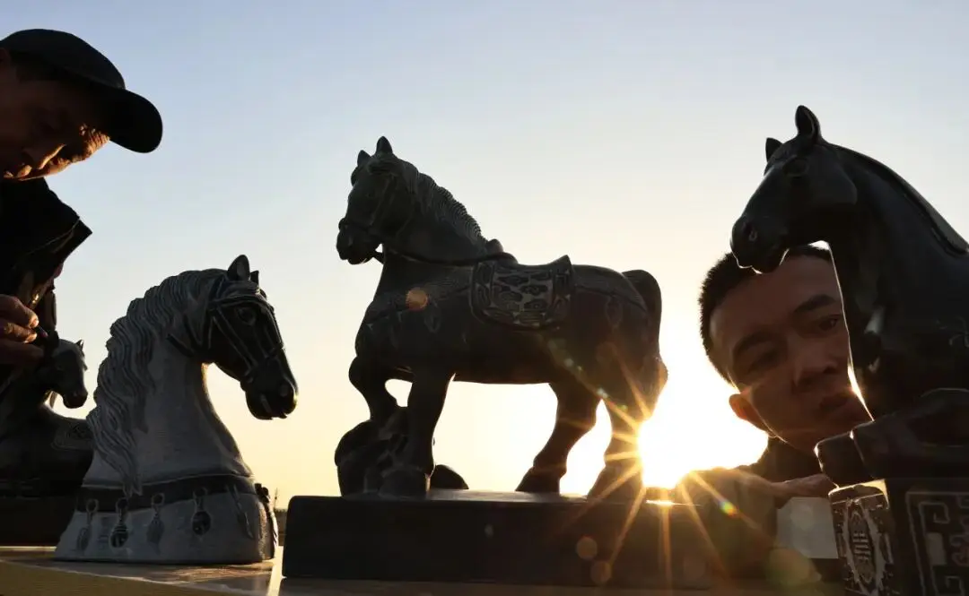 馬年臨近，生肖“石雕馬”雕刻受歡迎