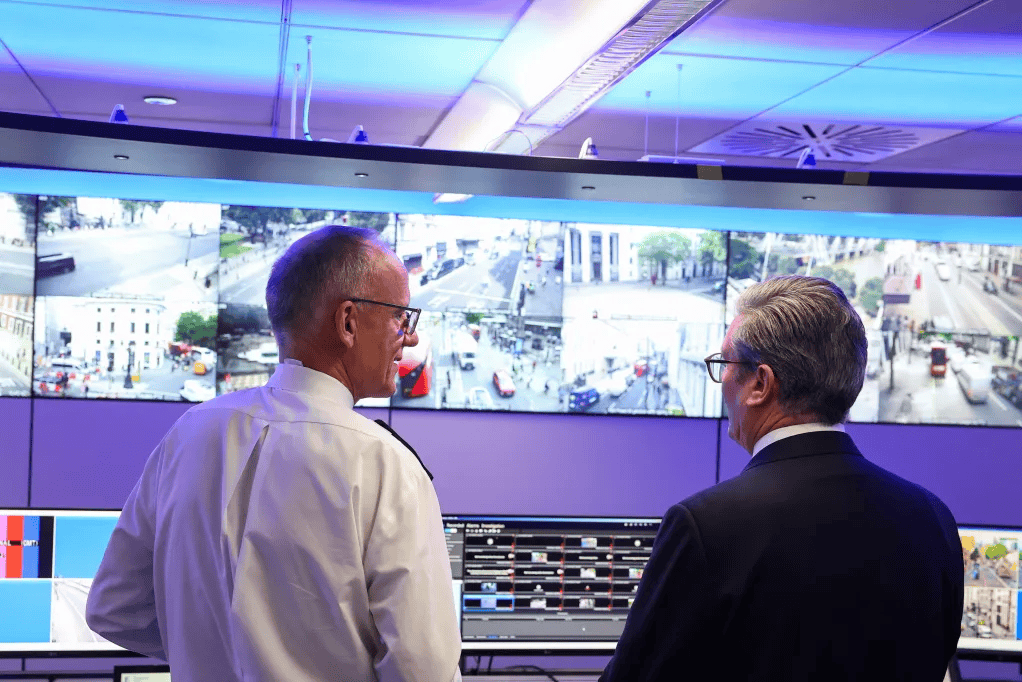 英國留學生籤和工籤一年大降10萬！淨移民降至20年最低！英歐談判脫歐重啟協議...