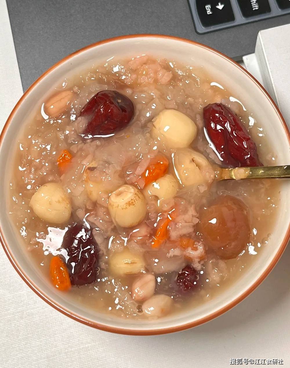 原創女性50歲後，常吃這3種“天然雌激素”，保持活力，女性魅力十足