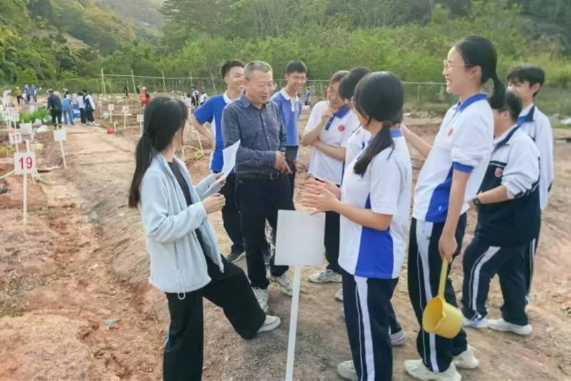 從荒地到“綠課”：深圳市致理中學的勞動教育共生實驗