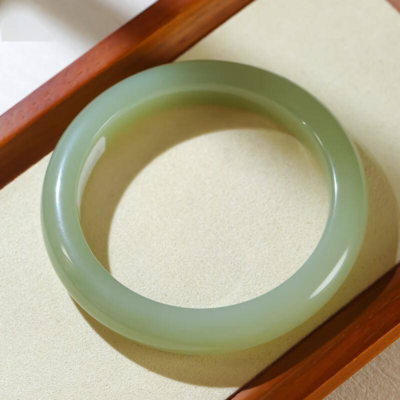 原創溫潤如玉：這款和田玉手鐲為何成為氣質女性的心頭好？