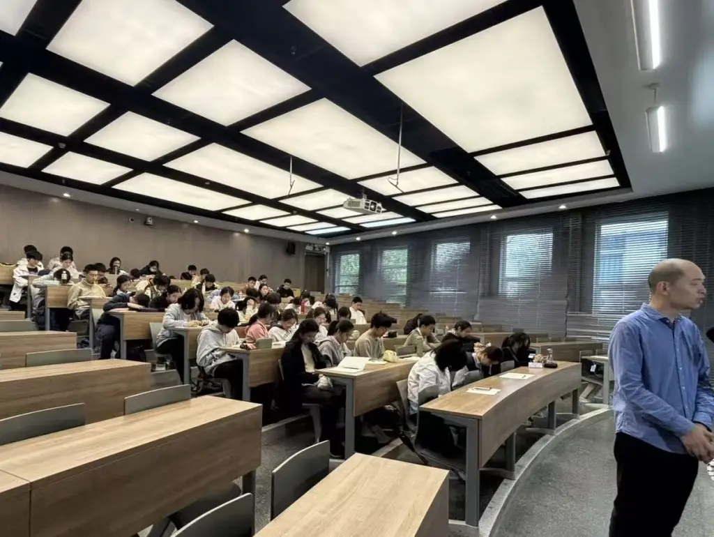 高一學生也能聽大學名師上課？復旦、同濟、上財聯合打造週末先修學堂