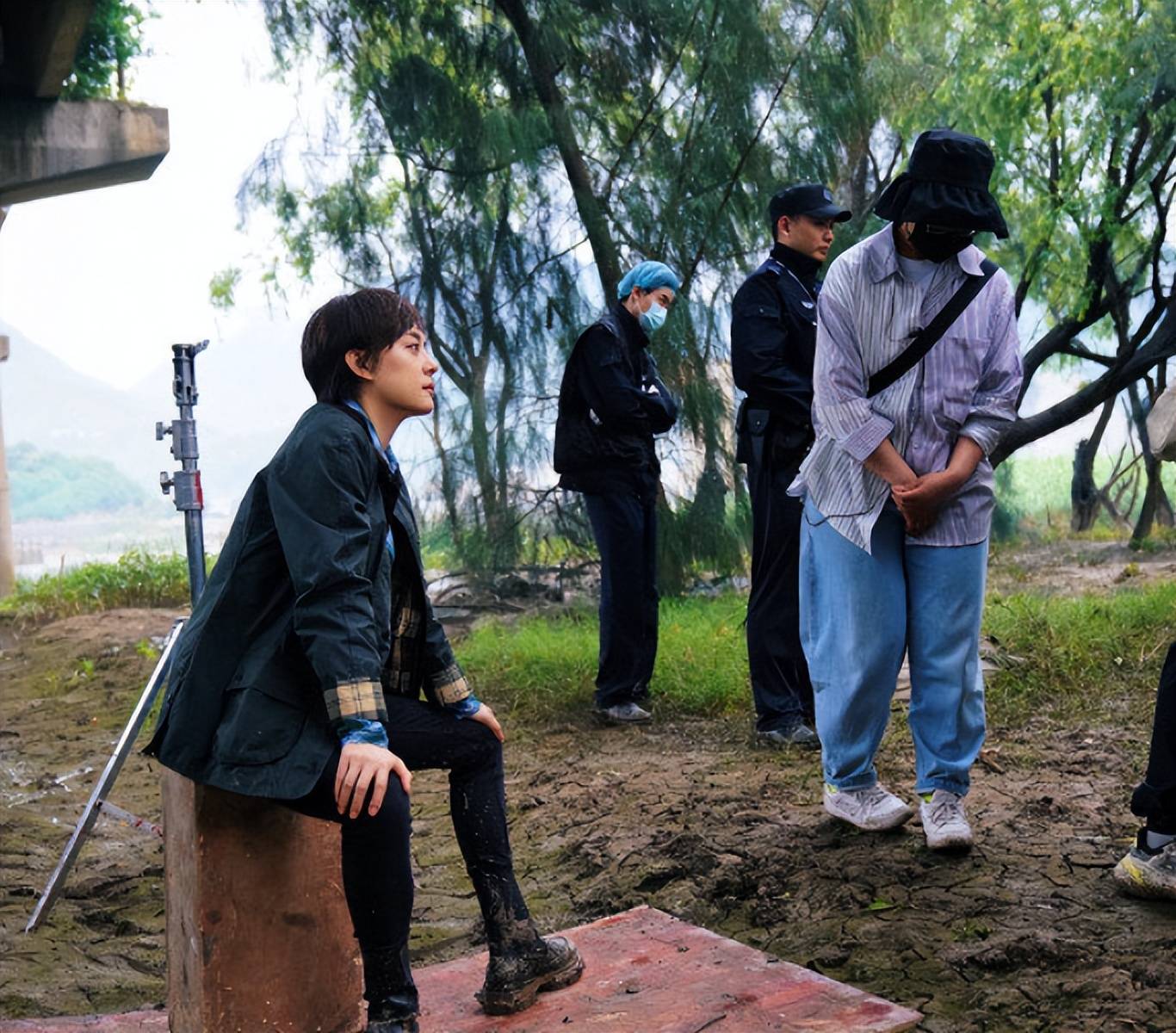 “全家移民”真相大白僅半年，43歲孫儷再傳喜訊，張藝謀真沒撒謊