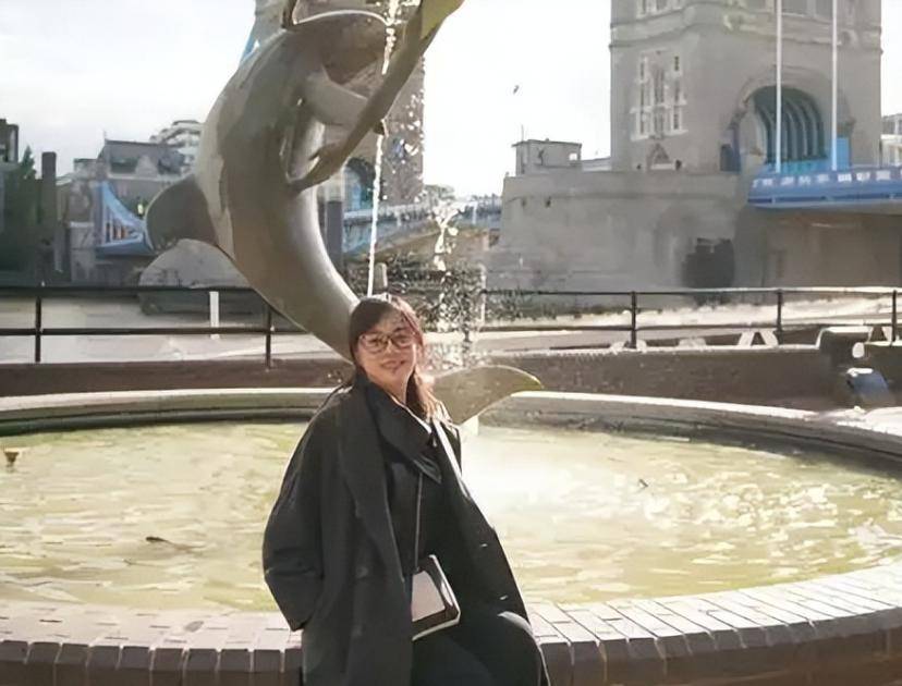 “全家移民”真相大白僅半年，43歲孫儷再傳喜訊，張藝謀真沒撒謊