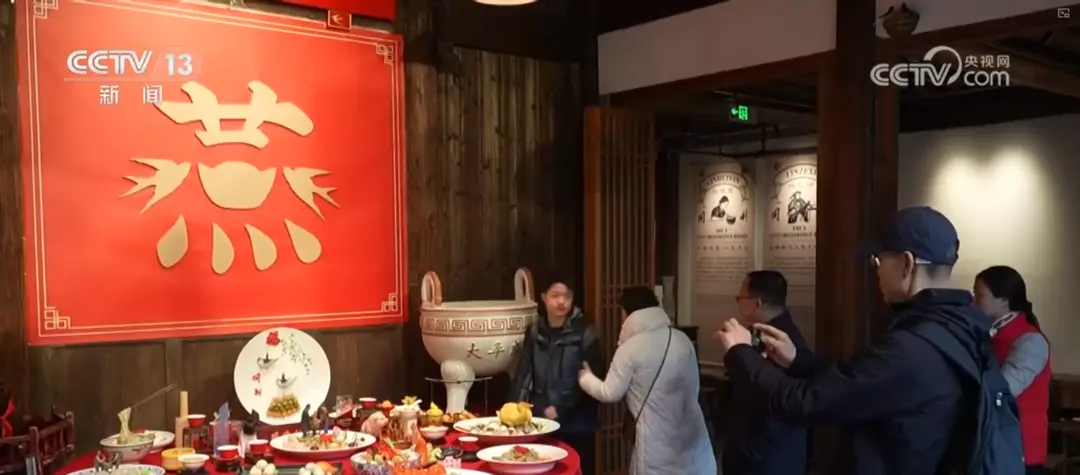 特色小吃串點成線變身“流量密碼” “美食+”延伸文旅消費鏈條