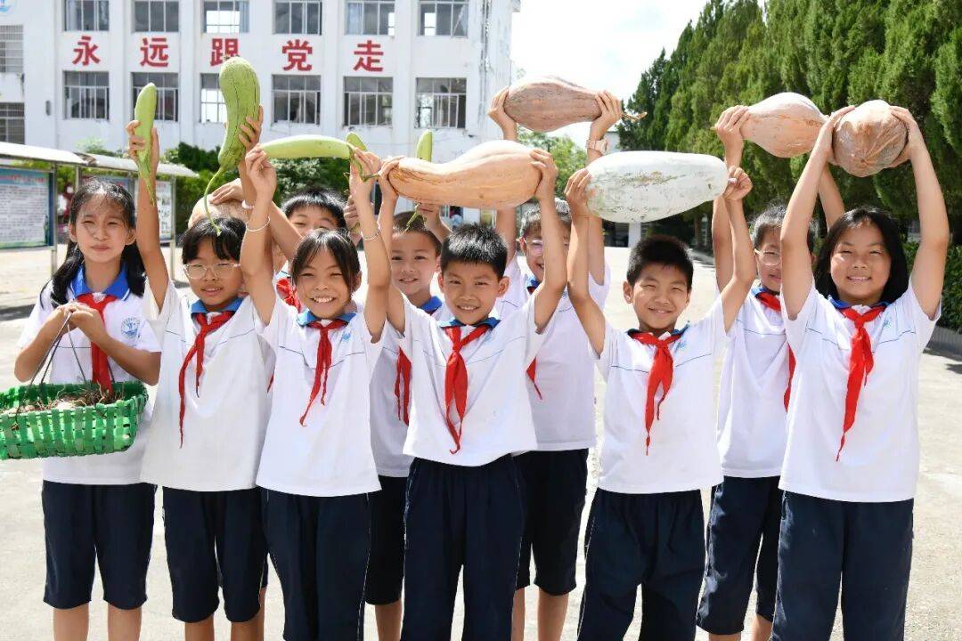 【回望再前行】厚植文化教育沃土擦亮“文鄉詩國”品牌