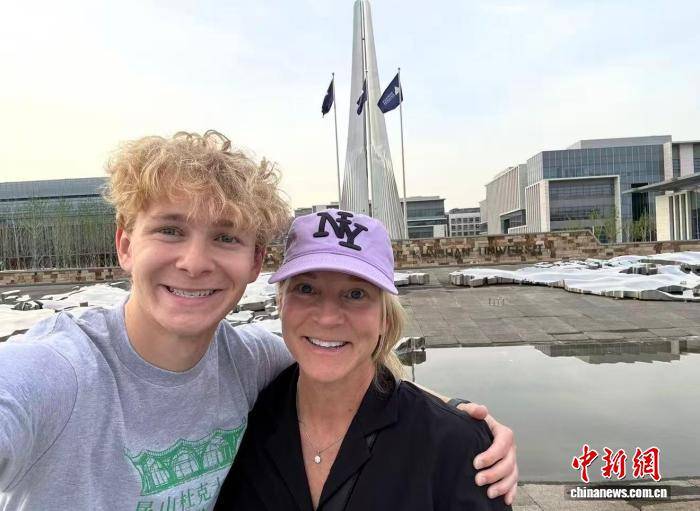 美國留學生樂樂：在中國，與世界“同窗”