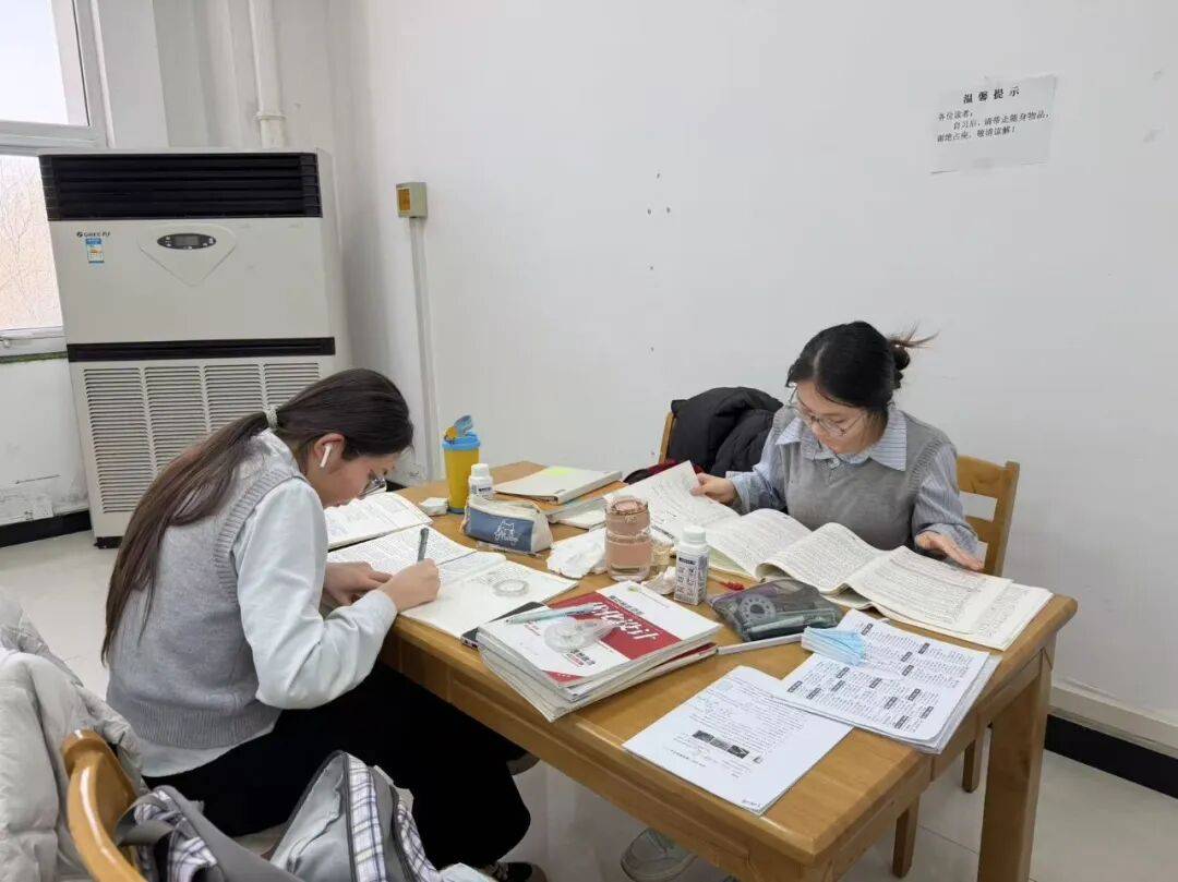 大年初五書香濃 靈武市圖書館成為學生“充電”好去處