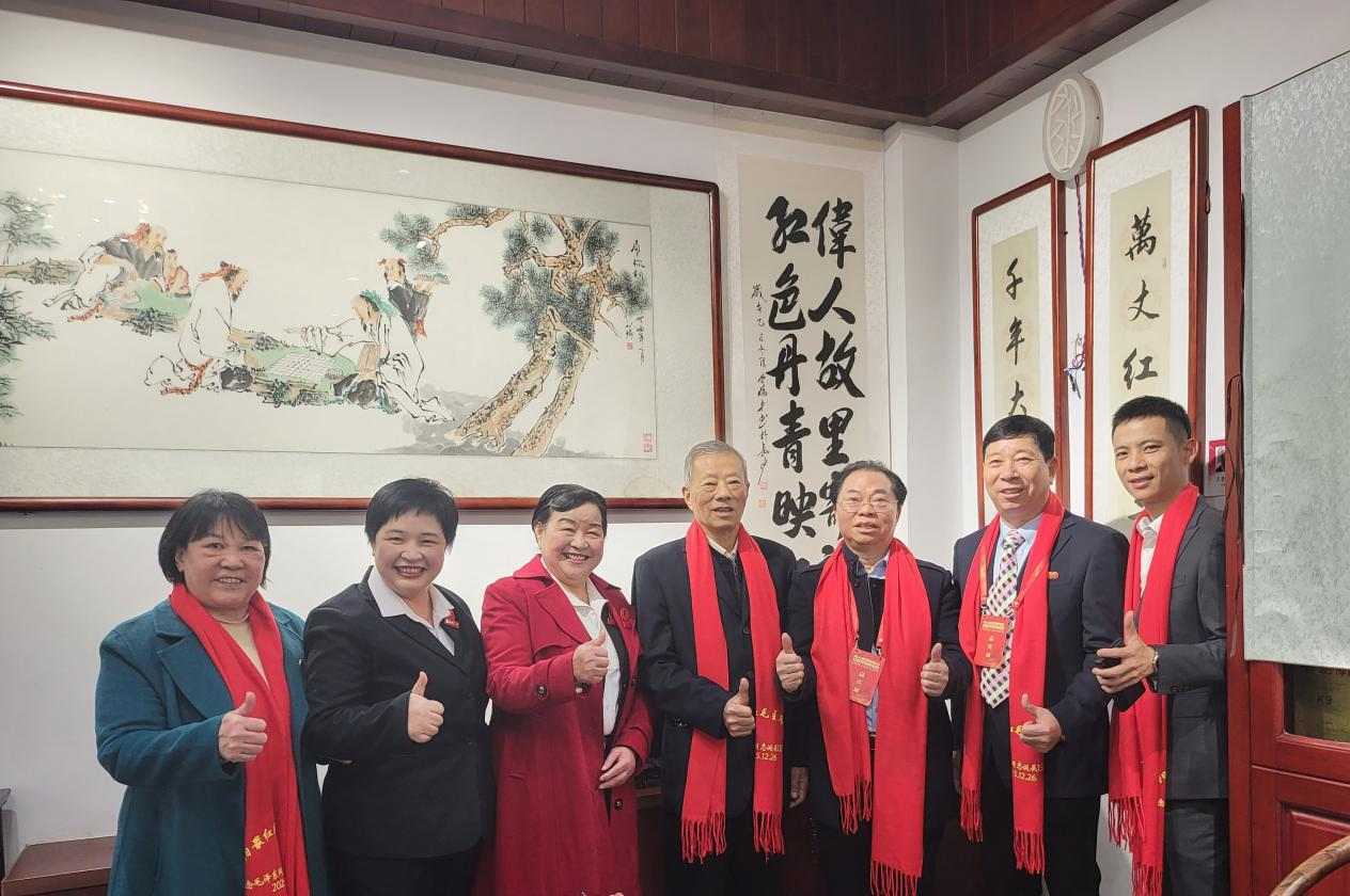 紮根人民 書法“五進”——曾昭才先生的藝術堅守與人民情懷