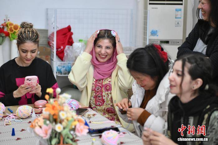 安徽合肥：留學生體驗手工編織 樂享“指尖”技藝