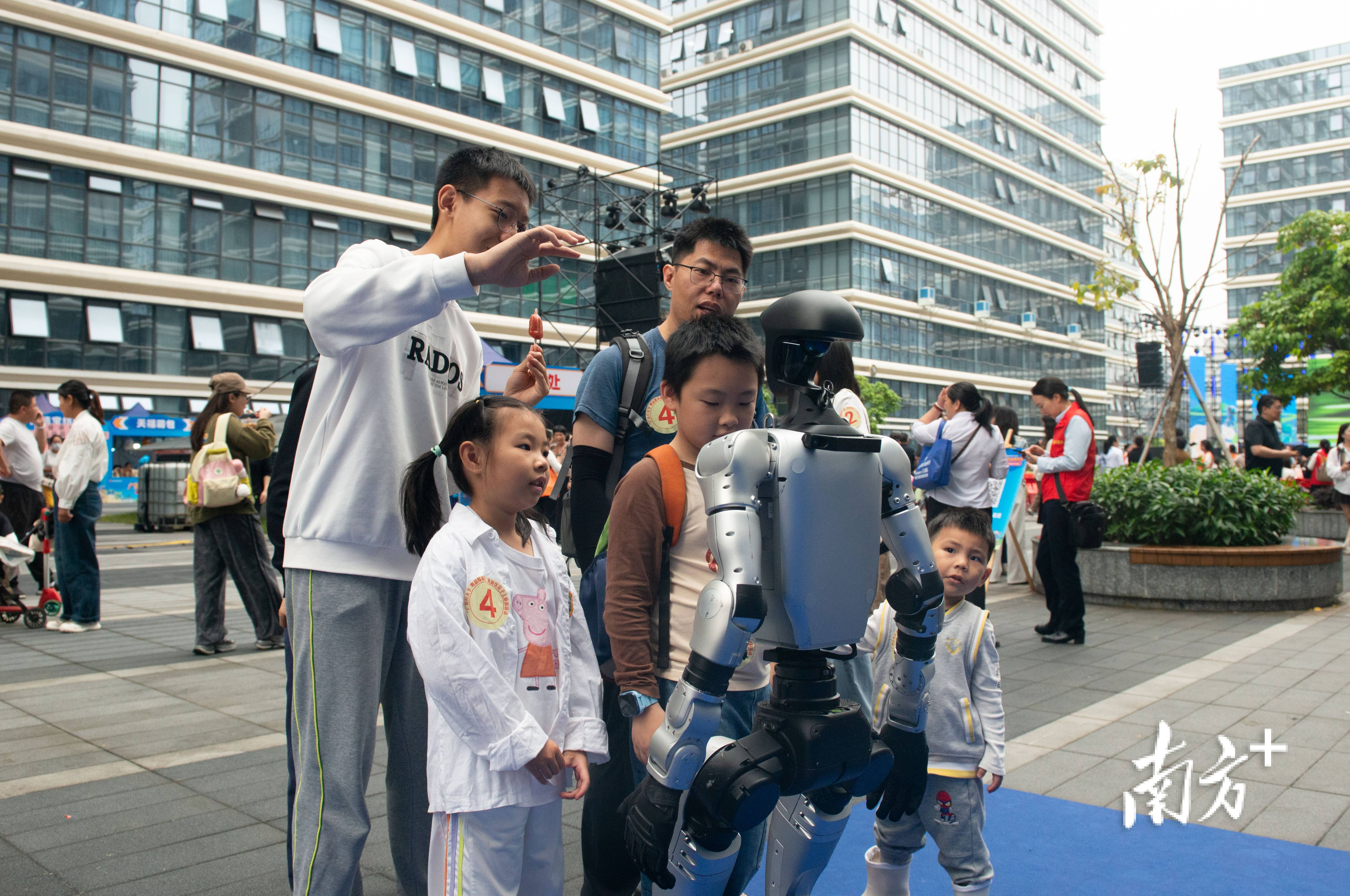 品“清遠美食”，逛“高新好物”！清遠高新區首屆歡樂購·美食嘉年華火熱進行中