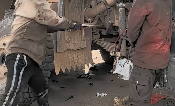 原創家裡託關係送大學生去汽修廠當學徒，上班一個月倒欠老闆840塊