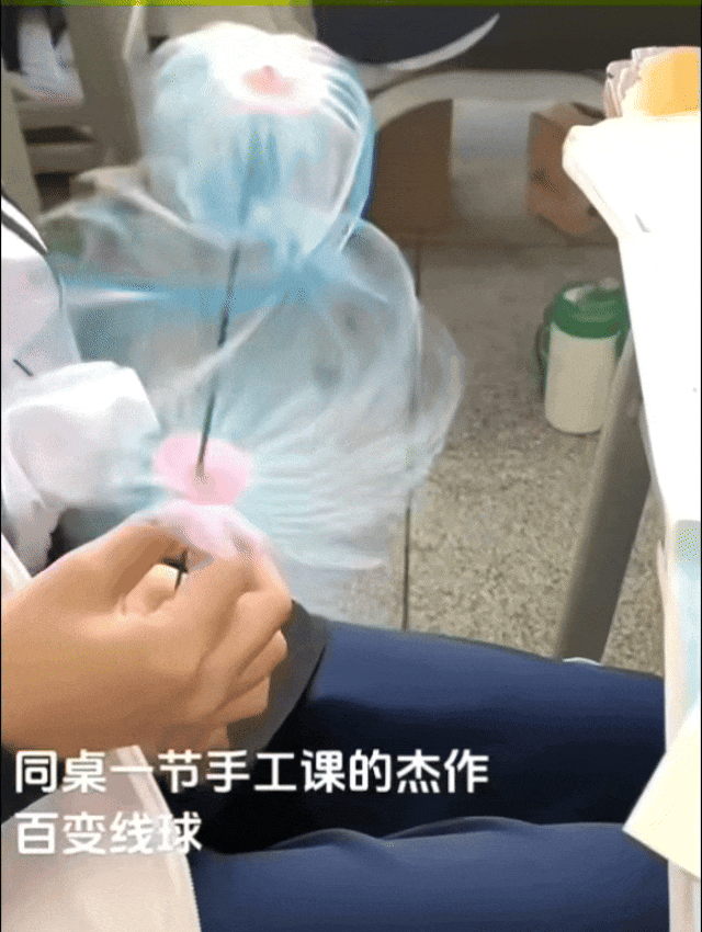 “完了已經被出題老師看到了……”物理老師：“謝謝，已收藏~”