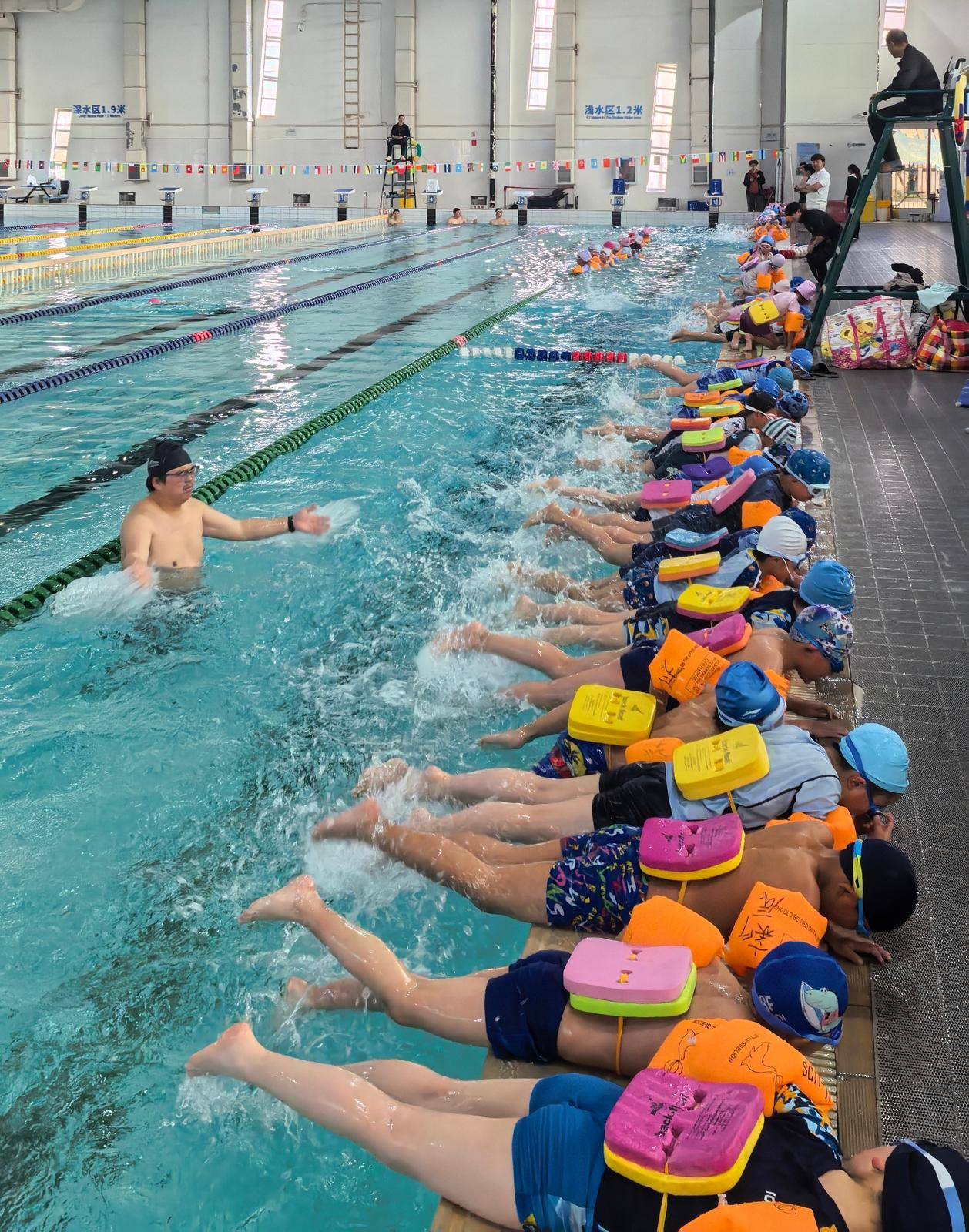 曲靖把“游泳課”搬進小學！