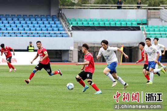 “包郵區”快遞小哥足球賽在浙江杭州上演