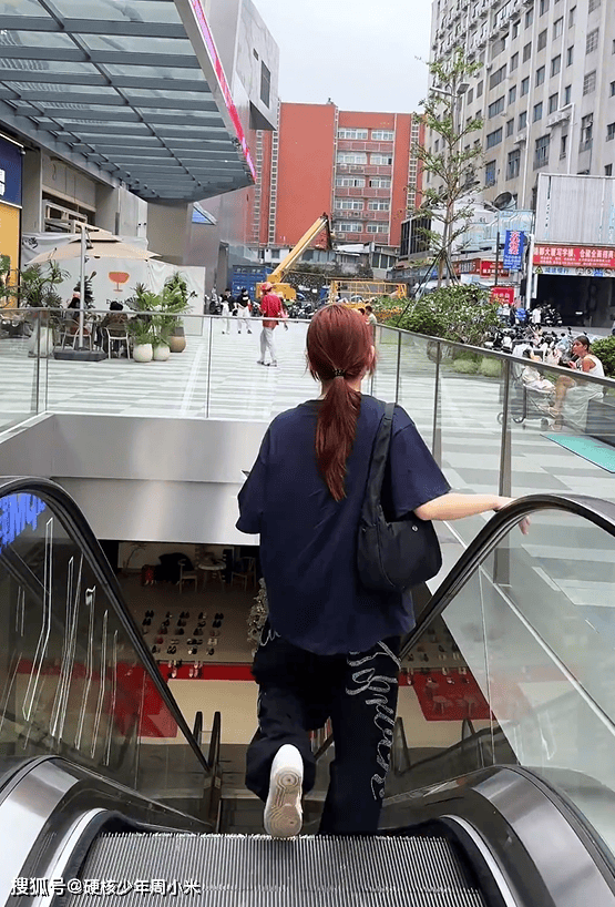 原創你們家大學生也一樣嗎？女兒讀大學週末也往家裡跑，媽媽：煩死了