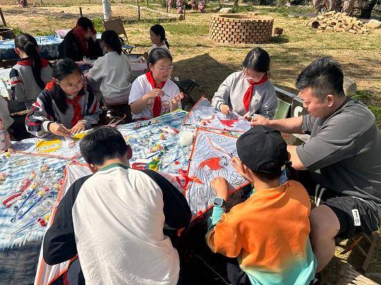 原創臨沂金盾小學開展孟良崮親子研學活動