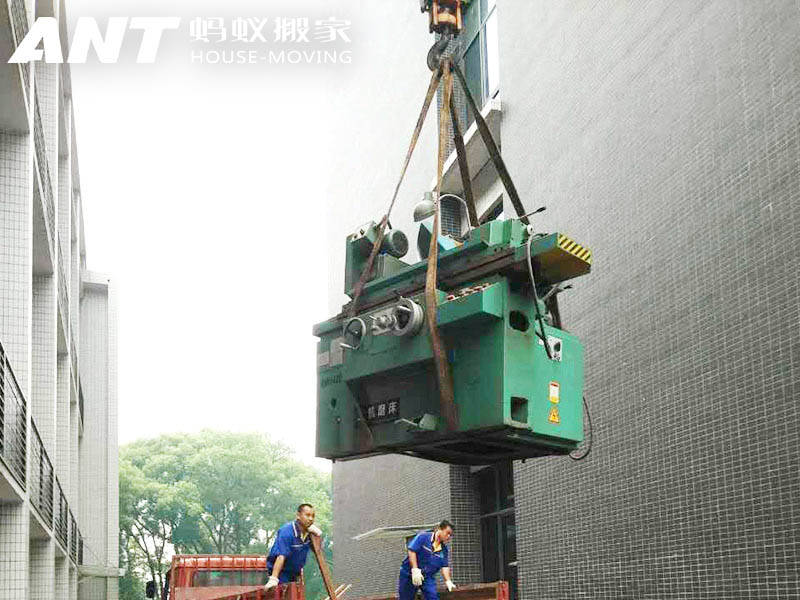 杭州雨天搬家車輛進水隱患大，螞蟻搬家如何破解？