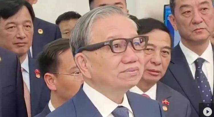 越共中央總書記蘇林試戴的AI眼鏡產自廣西企業，銷售：售價3999元，庫存十分緊張