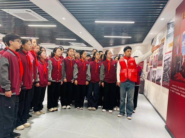 二七區嵩山路學校小學部沉浸式研學感悟黨史風華與家鄉鉅變