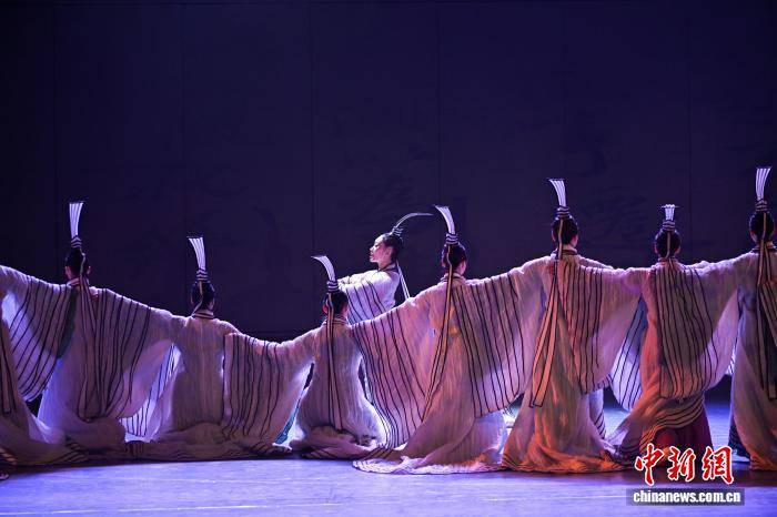 舞蹈詩劇《古色·國寶遼寧》在瀋陽演出