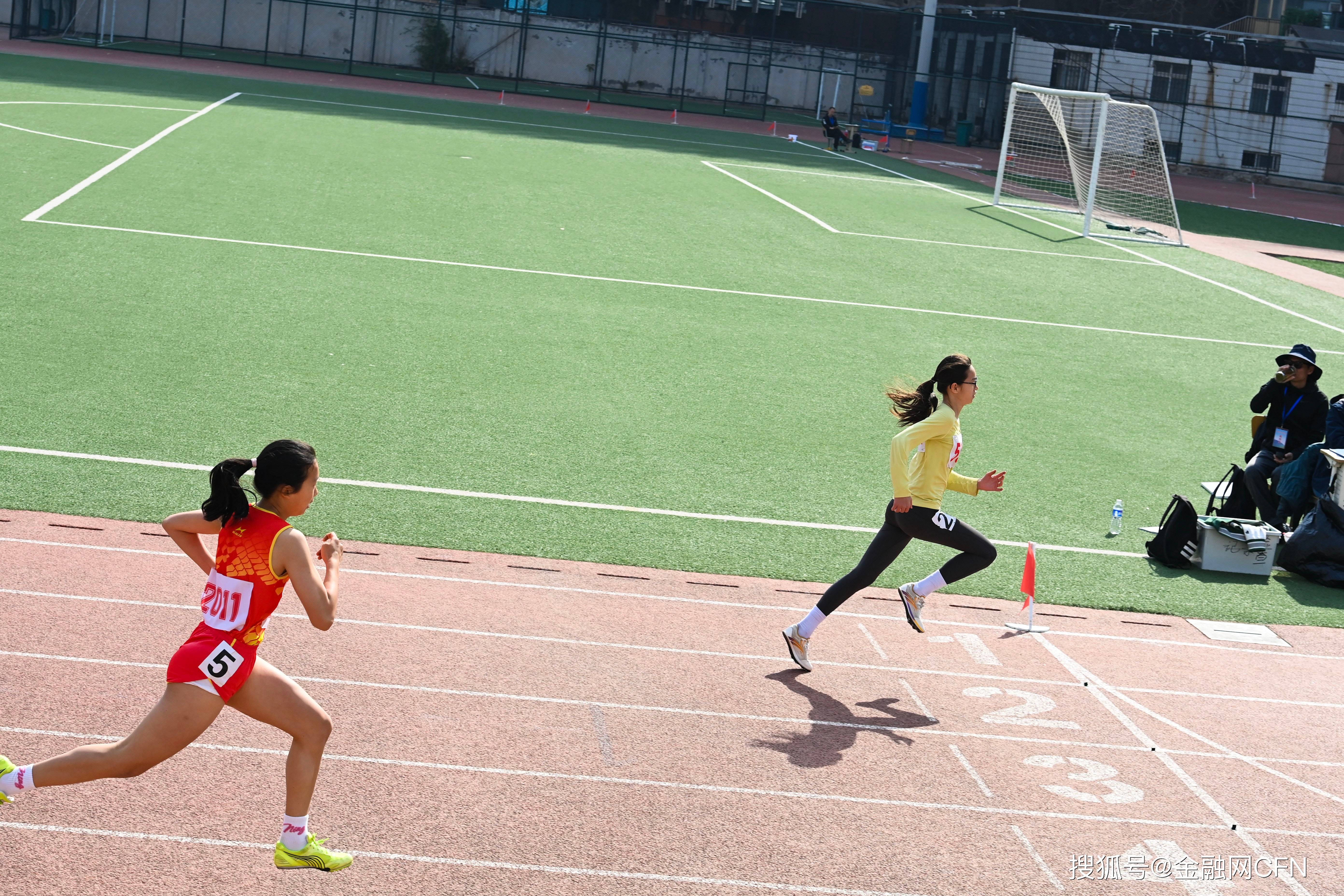 北京小學生何曼琳《南極家園》在紐約時代廣場亮相