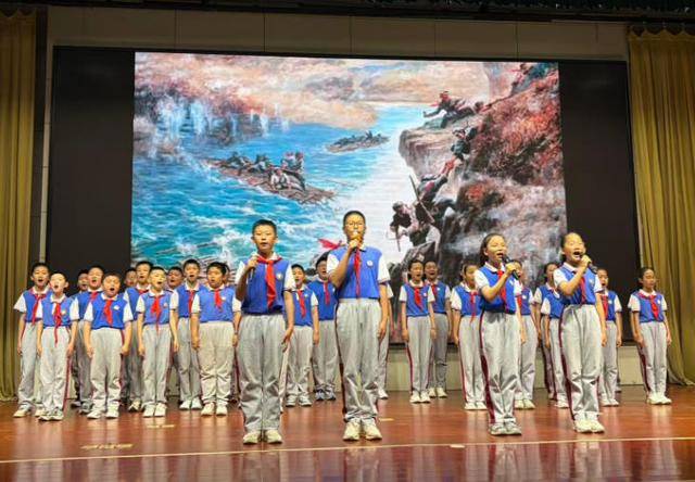 全民閱讀“書香齊魯”早晚讀書閱讀平臺捐贈儀式暨山東省教育基金會素質教育專項基金揭牌儀式在濟南舉行