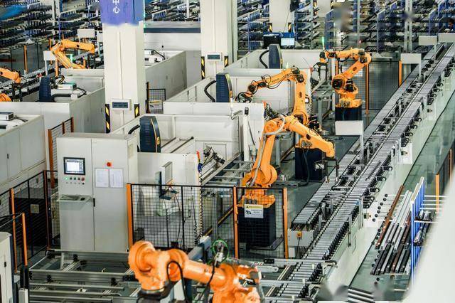 水均益與武大靖親臨皇派門窗，深度鑑證中國高階隔音門窗的智造密碼