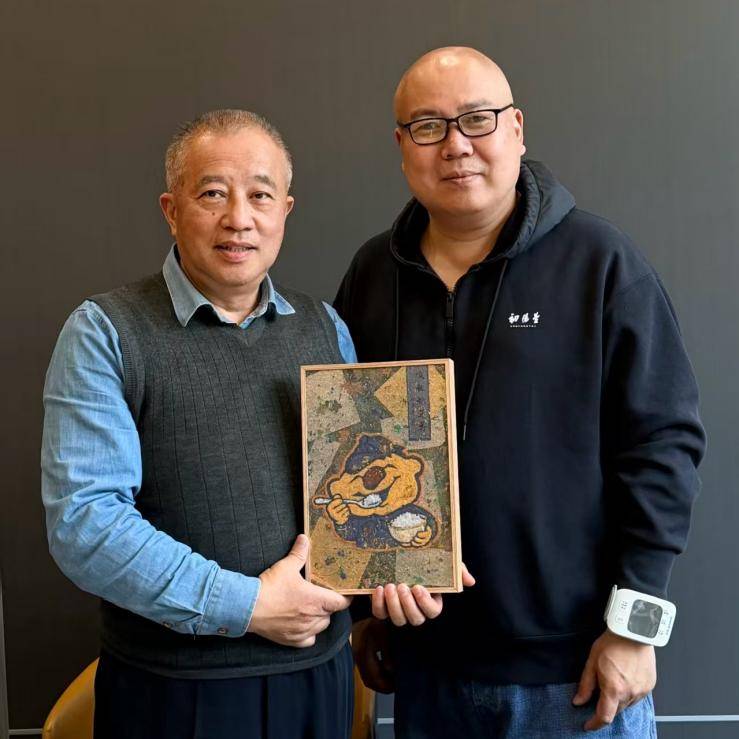 巖彩畫《吃飯就是香》被娃哈哈原高管收藏
