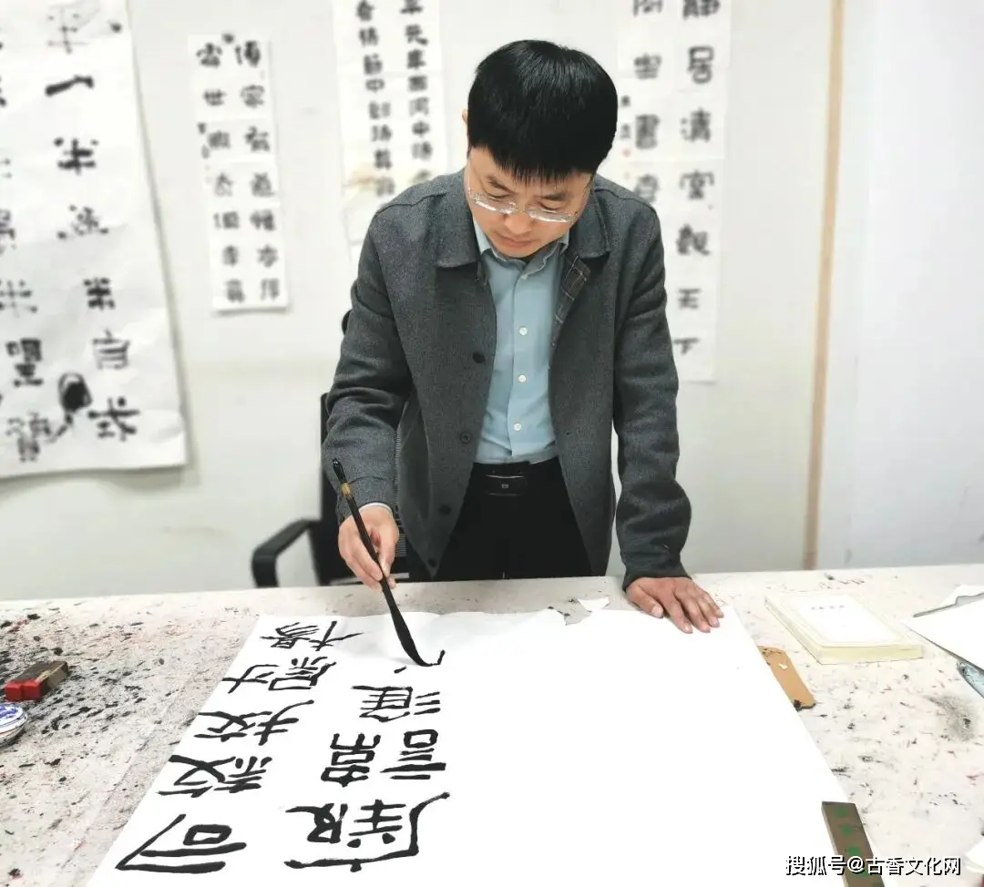 “風流猶拍古人肩”——範士華書法作品欣賞