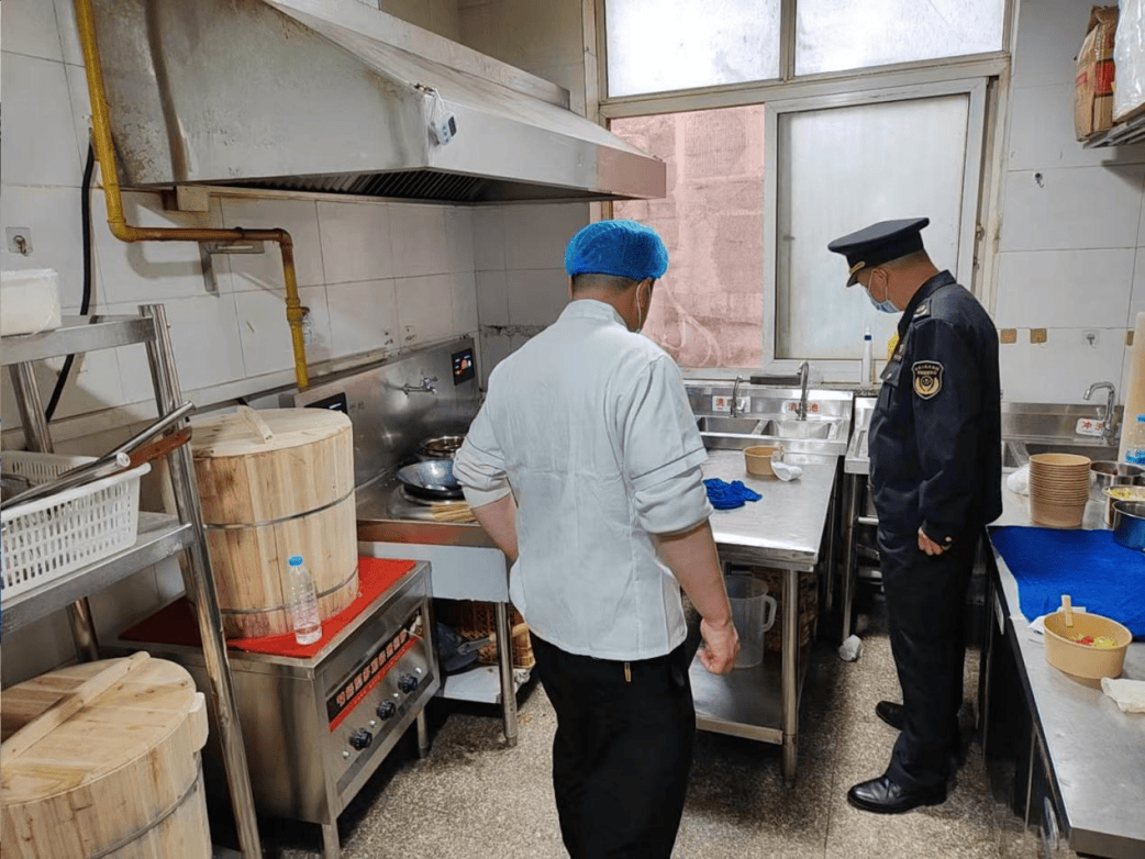 昌平區市場監管局開展 美食城食品安全專項整治