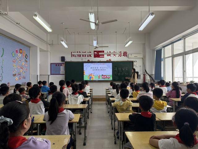 鄭州大學實驗小學開展消防安全系列教育活動