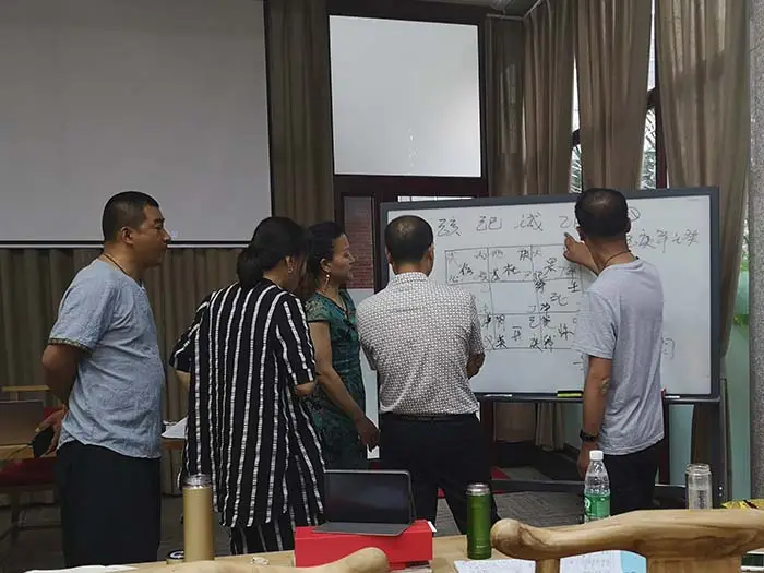 手工起名和 AI 起名的區別