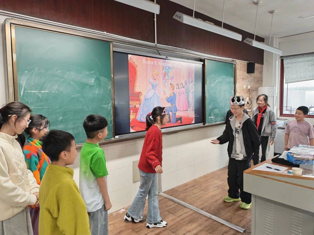 蘇州市山塘中心小學校開展英語整班講故事活動