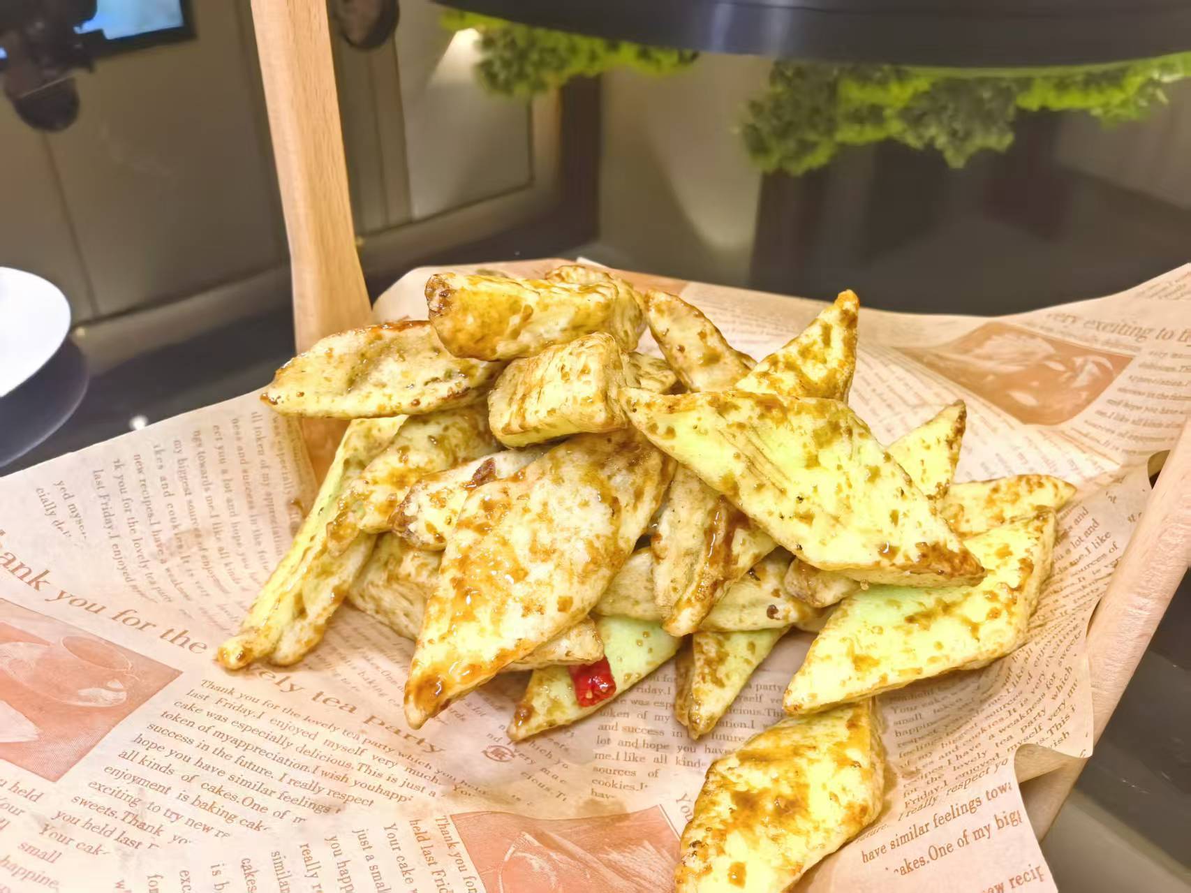 打破高階酒店美食“壁壘”武漢山水富麗華酒店啟幕小龍蝦節