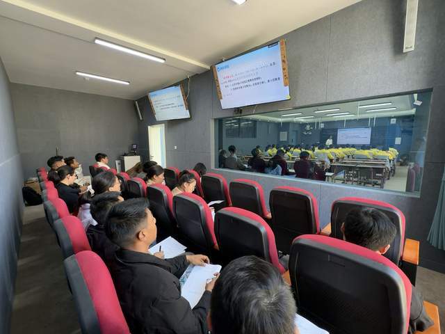 東西部協作賦能金陽中學數字化錄播室融入教學日常