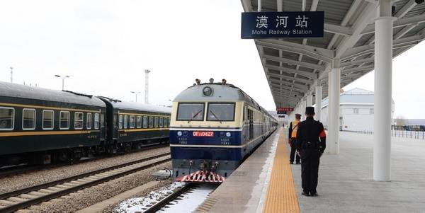 大興安嶺地區漠河市迎來今春首趟旅遊專列