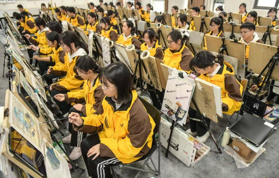 專訪四川首個公辦藝體中學黨委書記湯錫波：從“鄉鎮中學”到衝刺“全國一流”