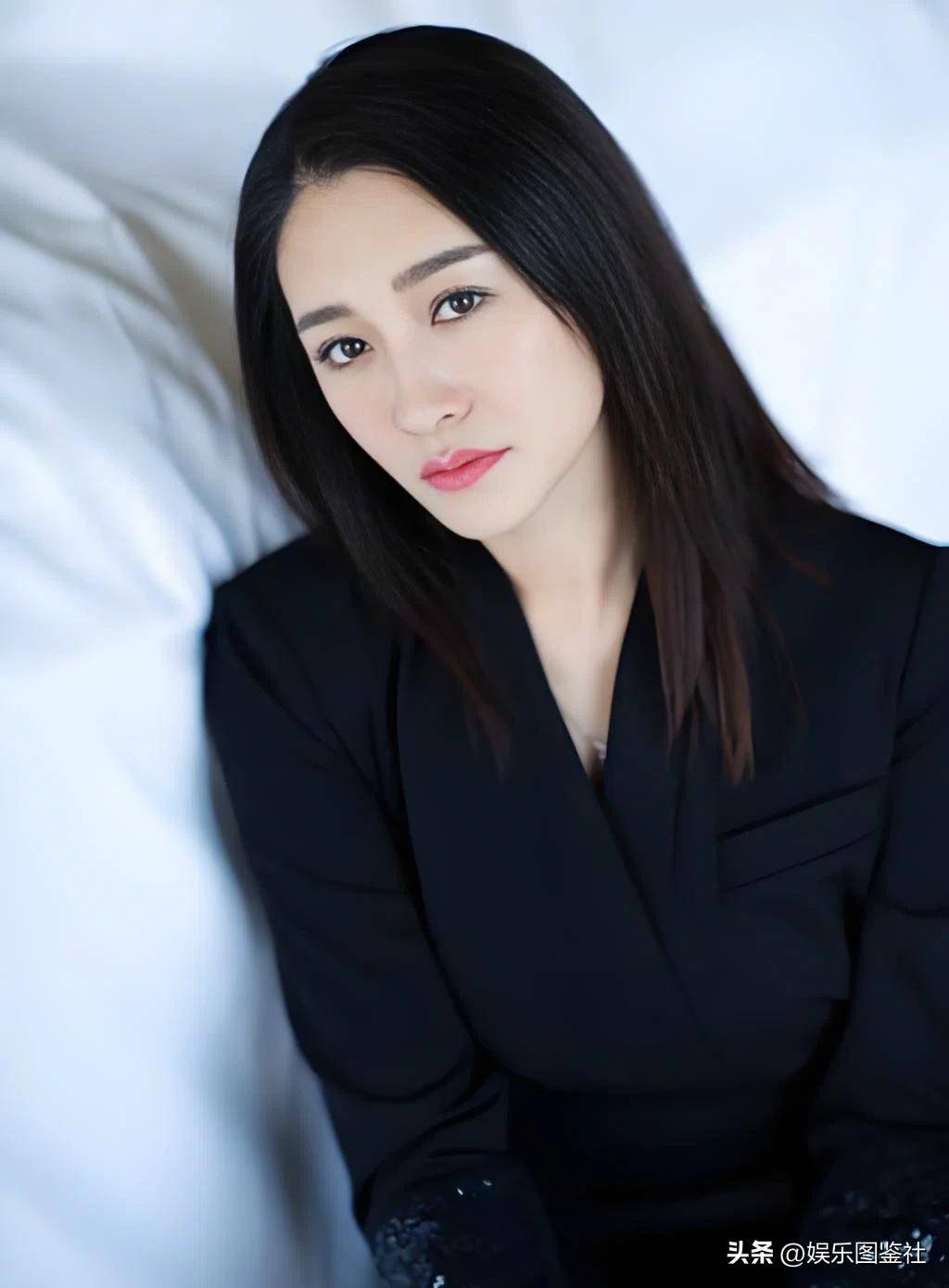 李小冉：歲月沉澱演技，從容綻放活出女性高光