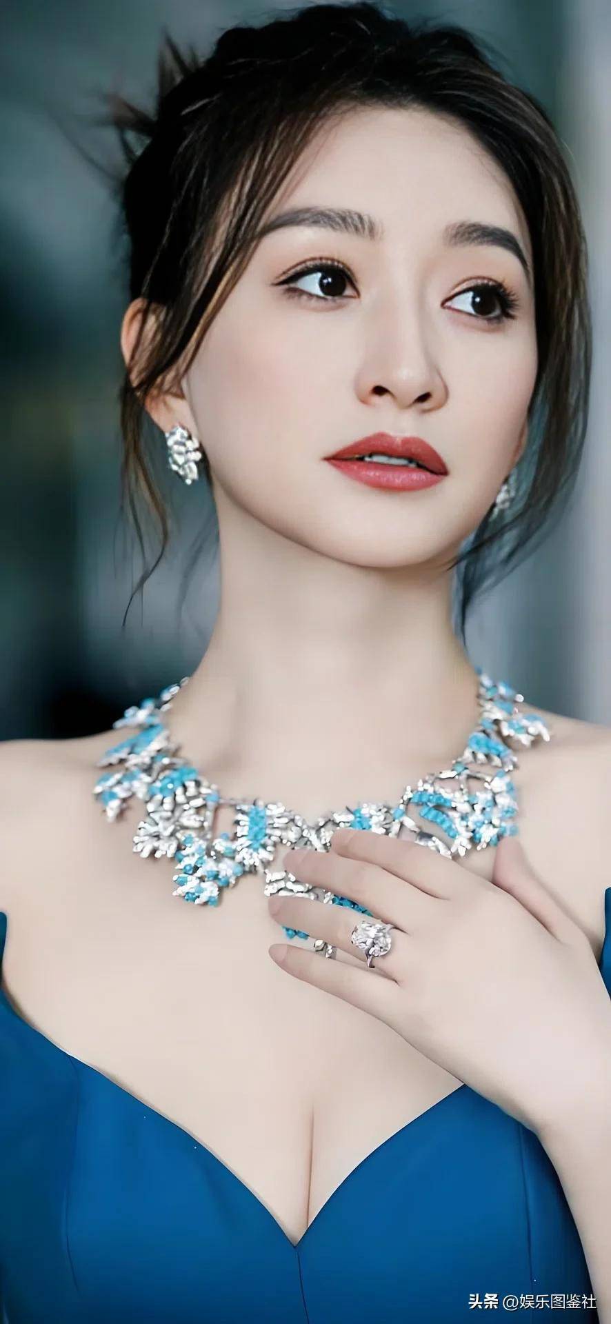 李小冉：歲月沉澱演技，從容綻放活出女性高光