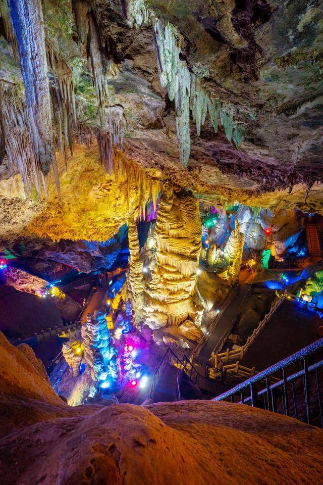 五一暢遊雞冠洞：自然奇觀邂逅花海狂歡，演藝美食免單暢享！