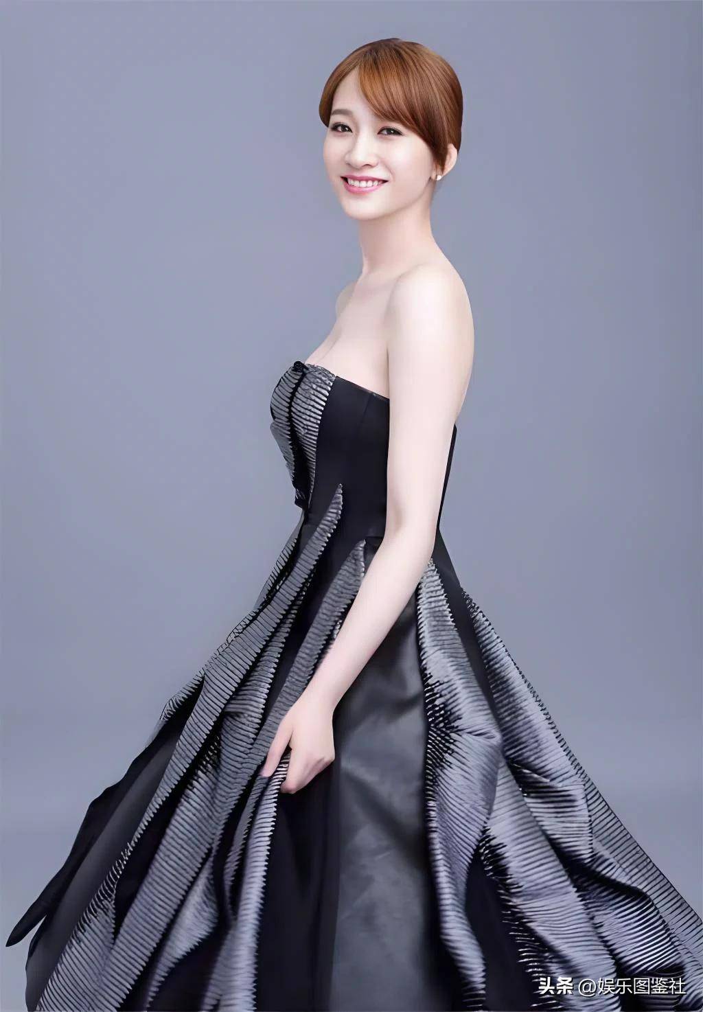 原創李小冉：歲月沉澱演技，從容綻放活出女性高光