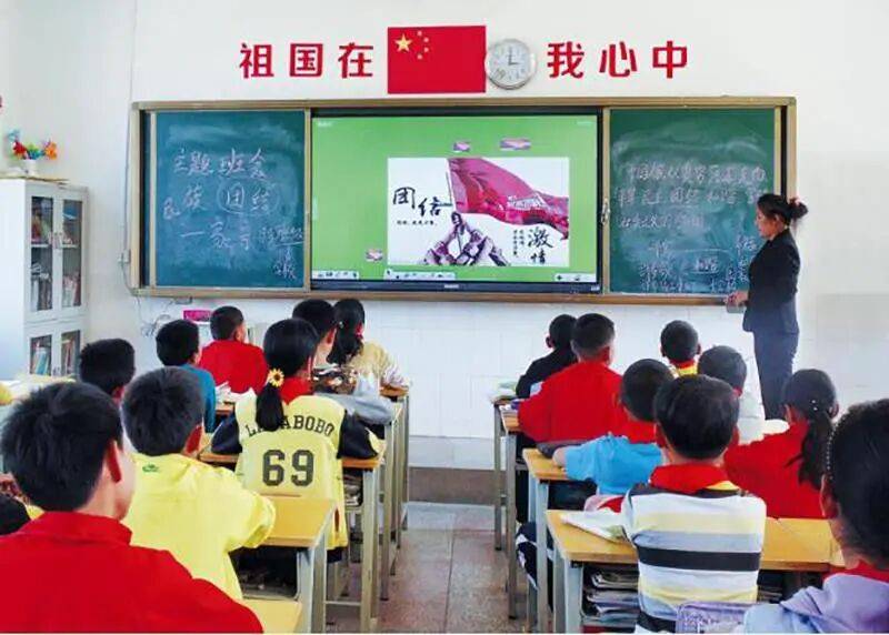 【滇中翡翠 融和楚雄】教育鑄魂育新人 同心築夢譜新篇——楚雄州深化校園鑄牢中華民族共同體意識教育紀實